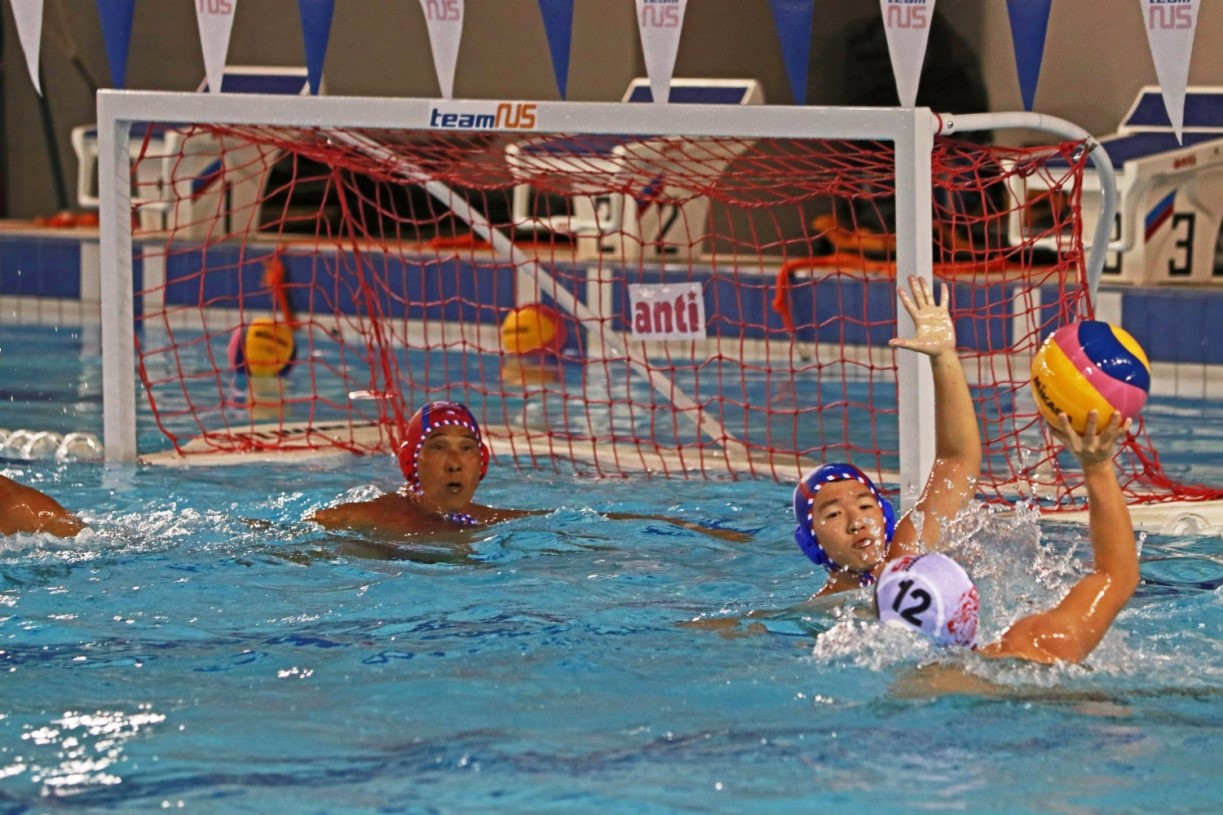 IHL waterpolo_action1.jpg